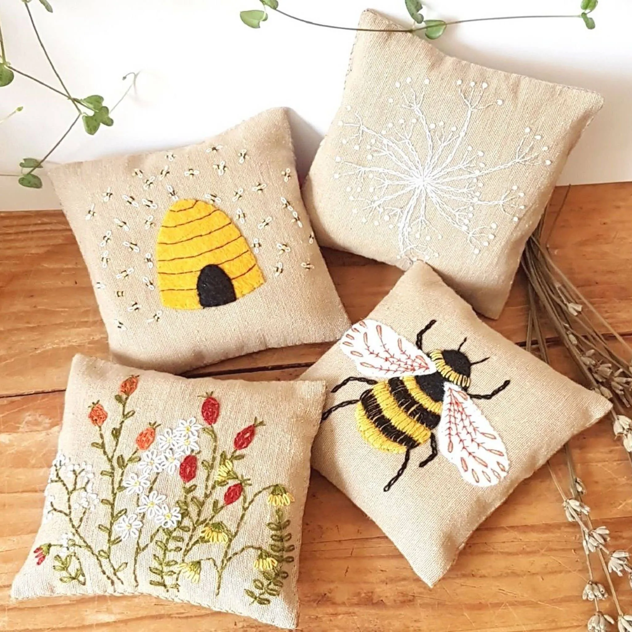 🎀 Sale! Linen Lavender Bags Embroidery Kit - Bees