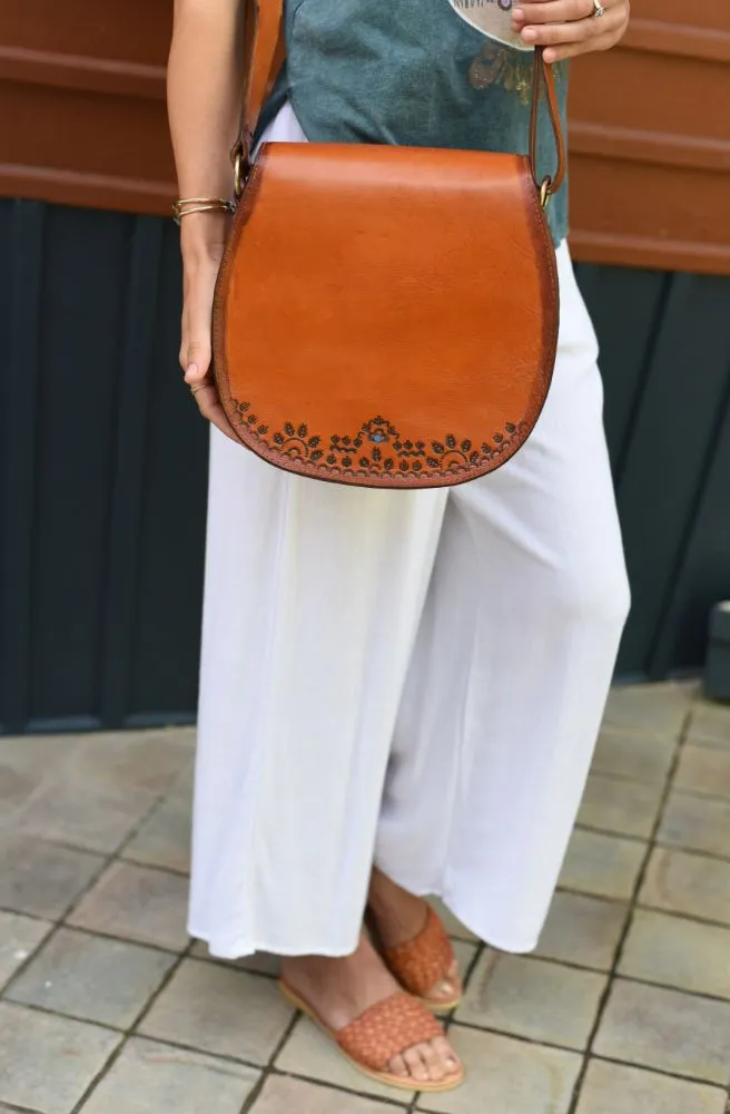 Cher Shoulder Leather Carved Bag ✌