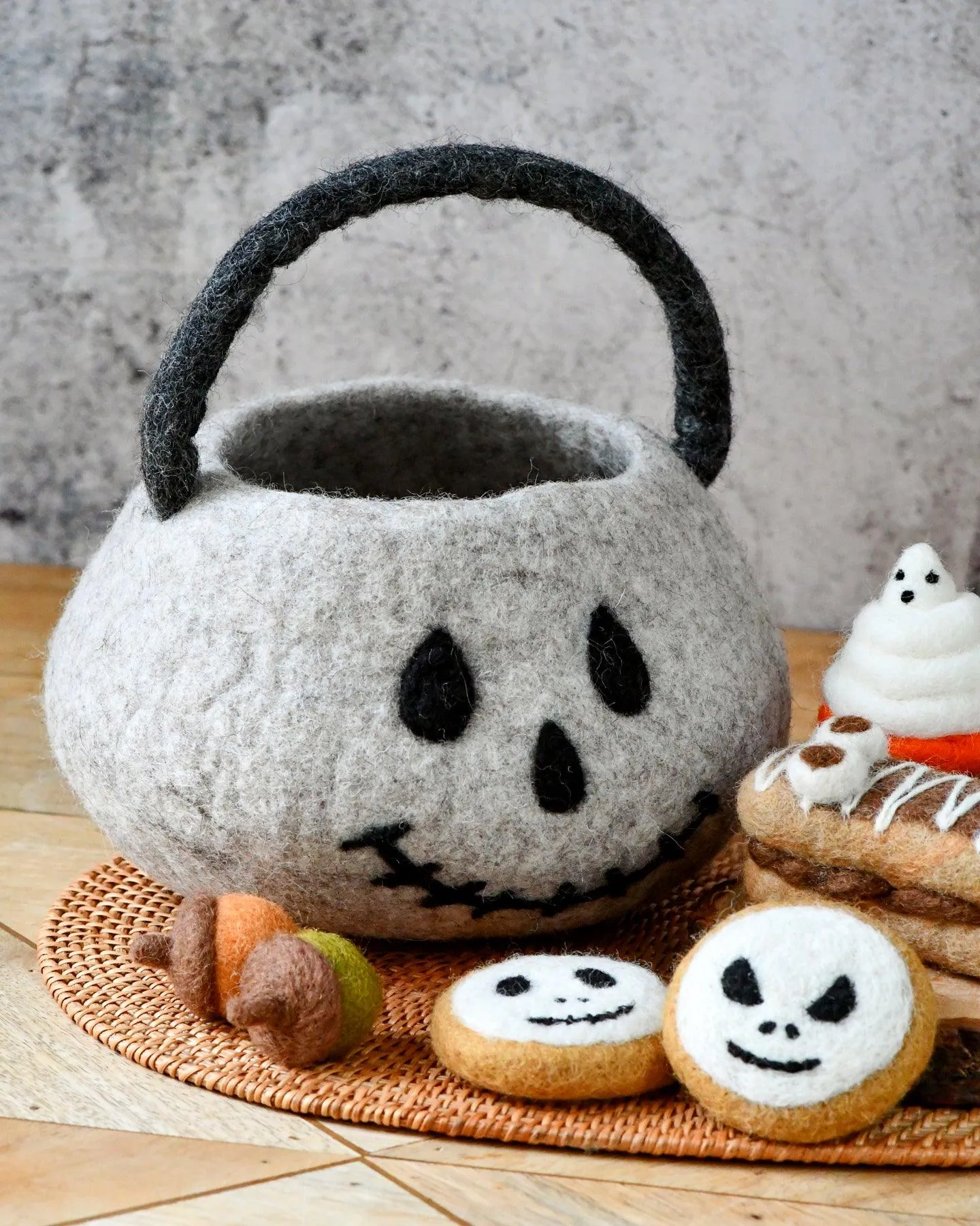 Felt Spooky Ghost (Trick-Or-Treat) Grazing Set