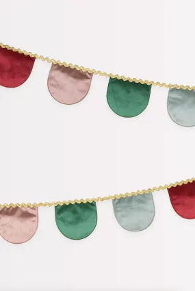 Velvet Scallop Garland