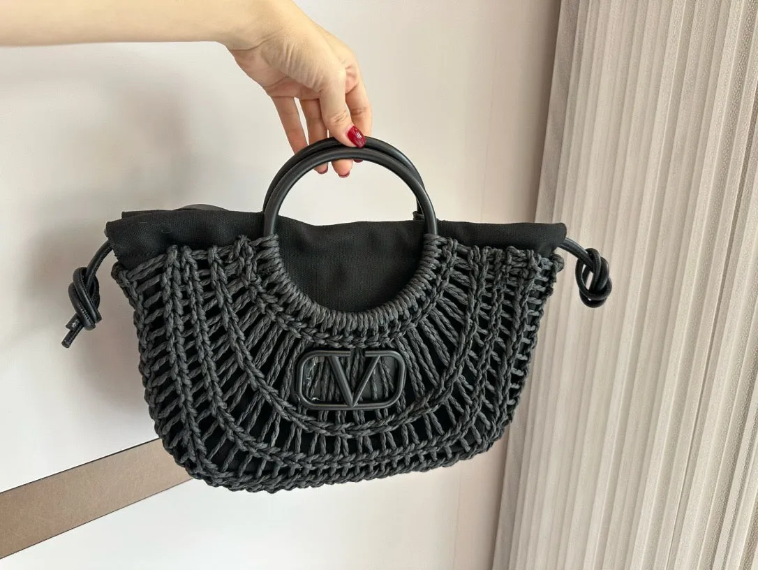 VLTN091 LOCÒ Raffia Shoulder Bag / 13.7x9.6x2.7inch