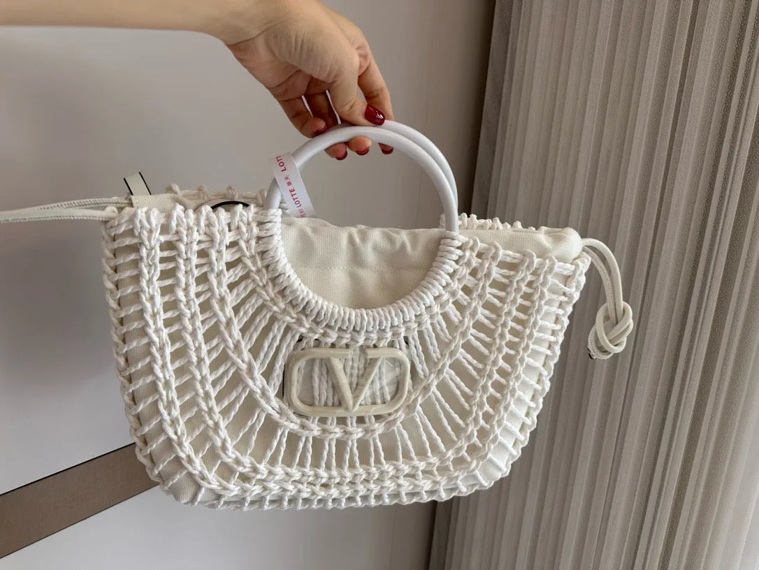 VLTN091 LOCÒ Raffia Shoulder Bag / 13.7x9.6x2.7inch