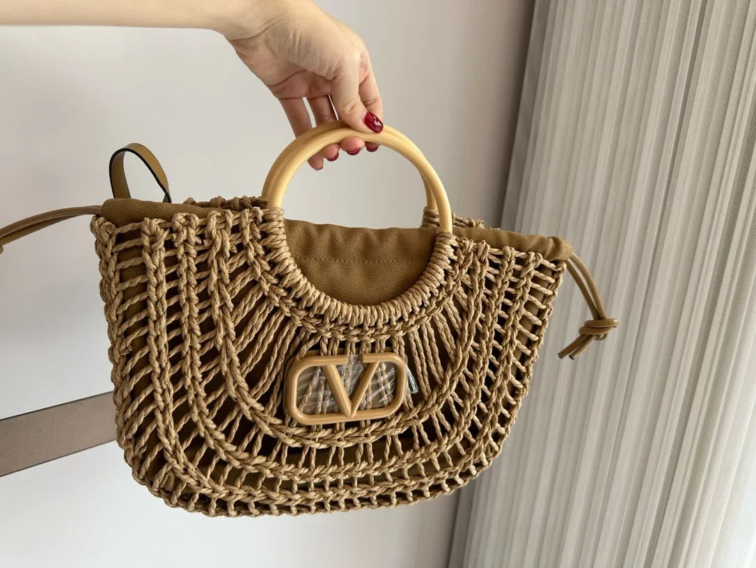 VLTN091 LOCÒ Raffia Shoulder Bag / 13.7x9.6x2.7inch